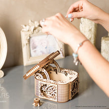 Load image into Gallery viewer, Ugears Treasure Box Model