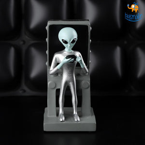Alien Mobile Stand