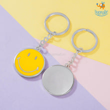 Load image into Gallery viewer, Smiley Metallic Keychain
