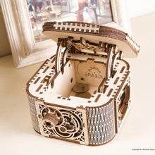 Load image into Gallery viewer, Ugears Treasure Box Model
